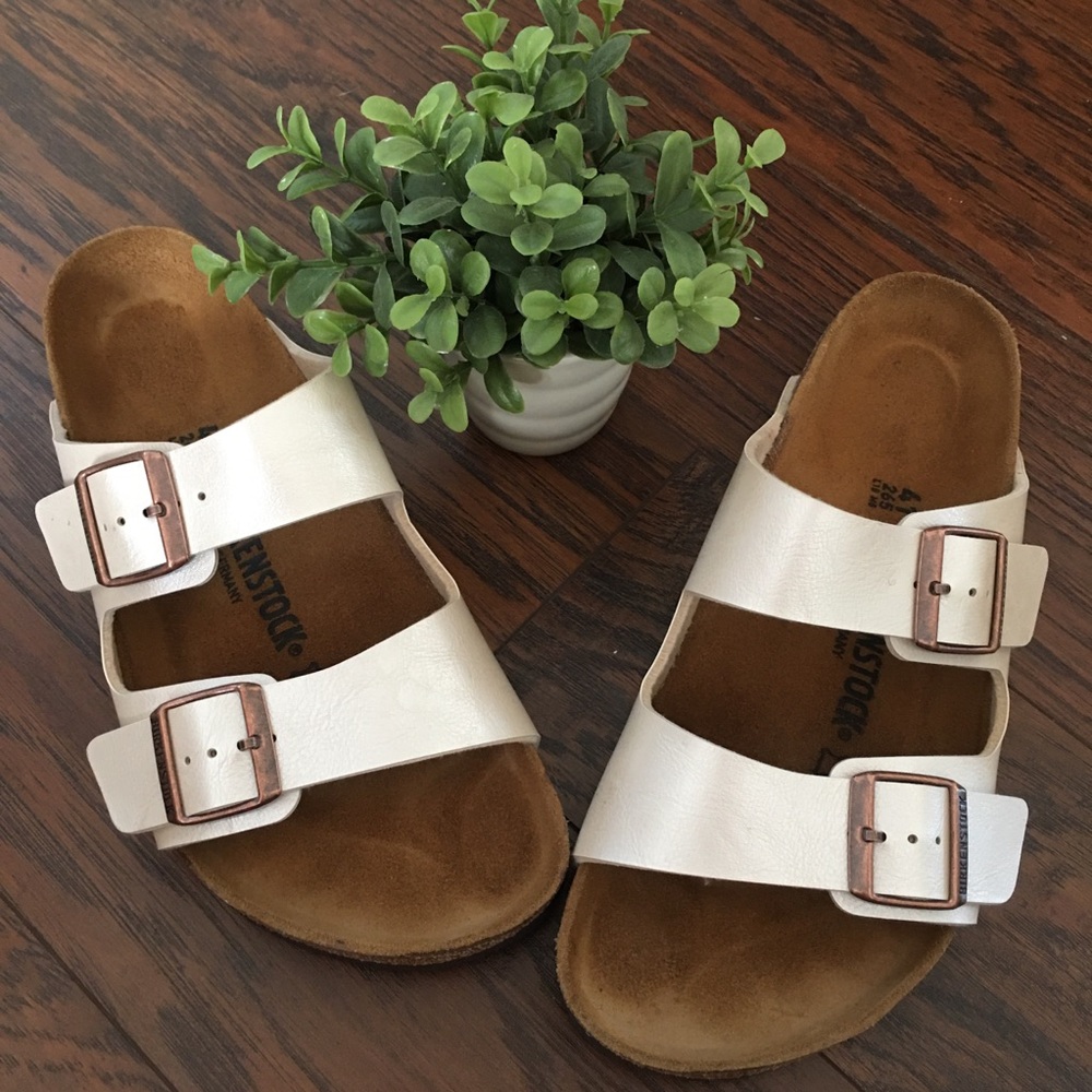 Birkenstock Arizona Sandals Pearl Copper Buckle